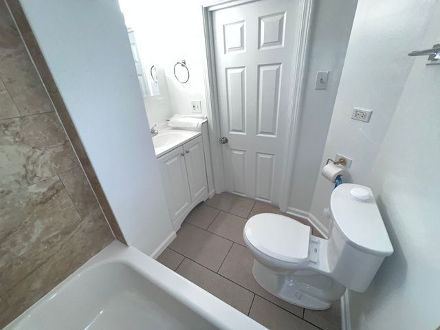 8919 S Muskegon Avenue 1F, Chicago, IL 60617