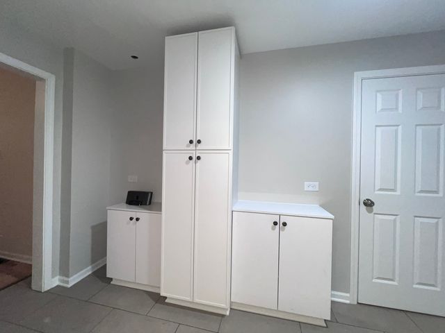 8919 S Muskegon Avenue 1F, Chicago, IL 60617