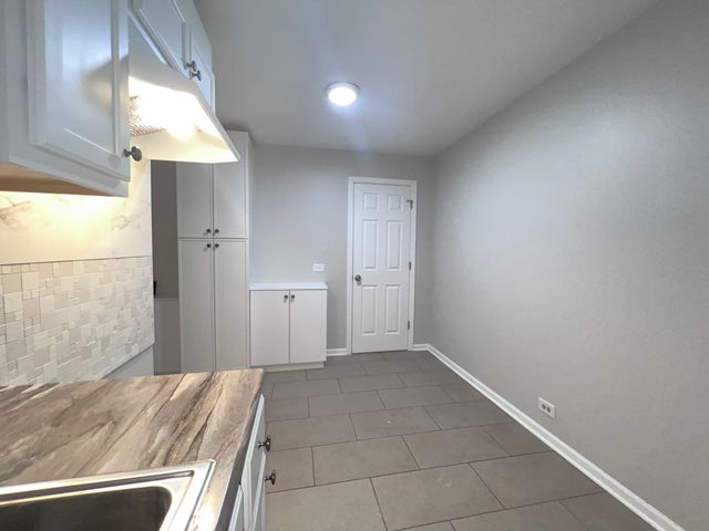 8919 S Muskegon Avenue 1F, Chicago, IL 60617