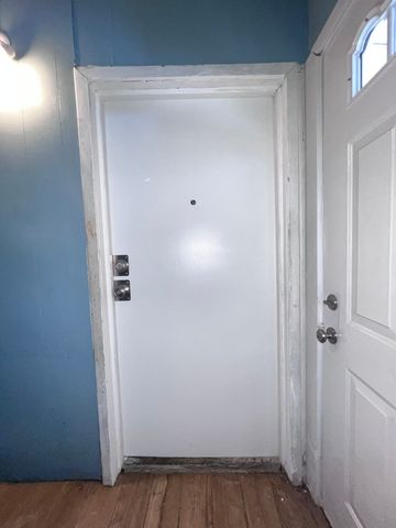 8919 S Muskegon Avenue 1F, Chicago, IL 60617