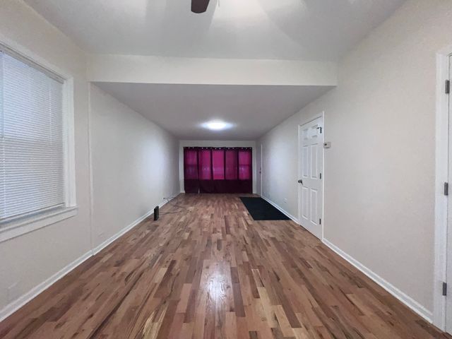 8919 S Muskegon Avenue 1F, Chicago, IL 60617