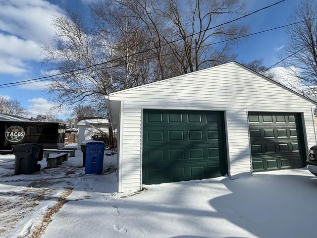 210 FEDERAL Street, Midland, MI 48642