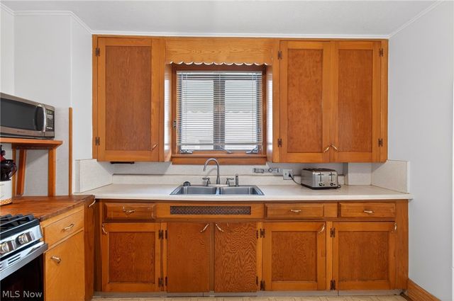1027 2nd Street NE, Massillon, OH 44646