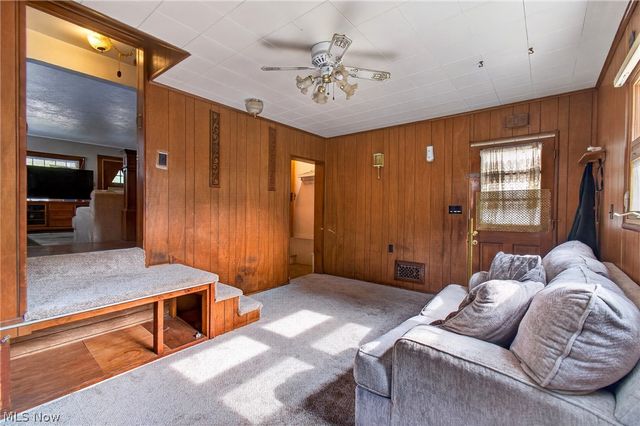 1027 2nd Street NE, Massillon, OH 44646