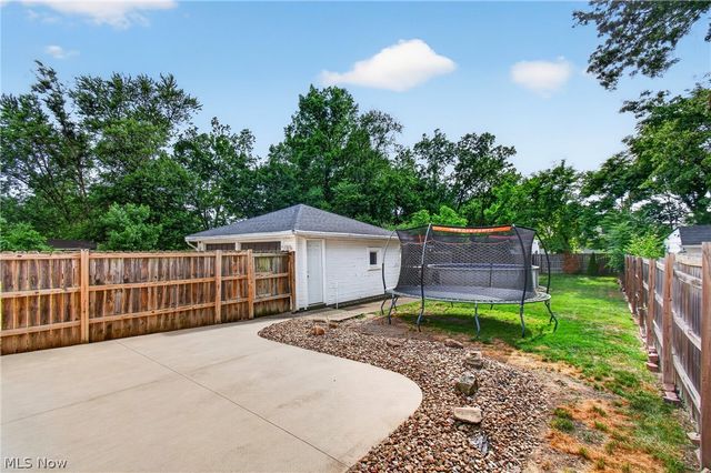 1027 2nd Street NE, Massillon, OH 44646