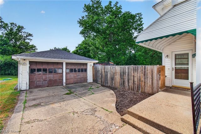 1027 2nd Street NE, Massillon, OH 44646