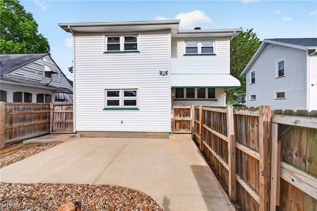 1027 2nd Street NE, Massillon, OH 44646