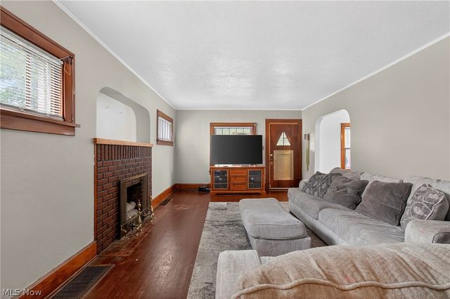 1027 2nd Street NE, Massillon, OH 44646