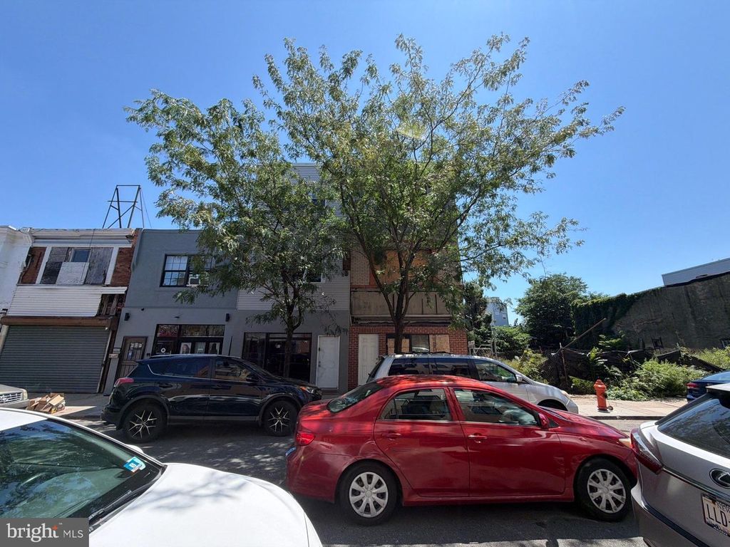1427 POINT BREEZE AVE, PHILADELPHIA, PA 19146 — photo 2