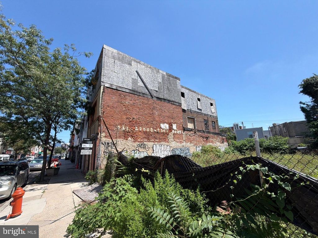 1427 POINT BREEZE AVE, PHILADELPHIA, PA 19146 — photo 3