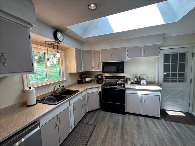 4504 COLONIAL Avenue, Millcreek, PA 16506