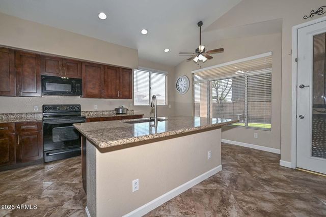 7444 W FOOTHILL Drive, Glendale, AZ 85310