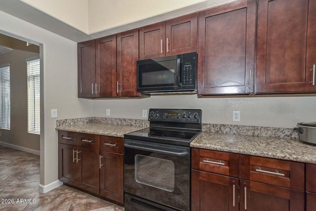 7444 W FOOTHILL Drive, Glendale, AZ 85310