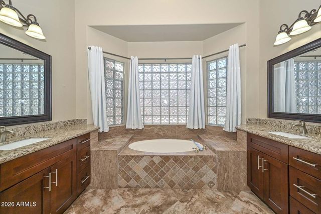 7444 W FOOTHILL Drive, Glendale, AZ 85310