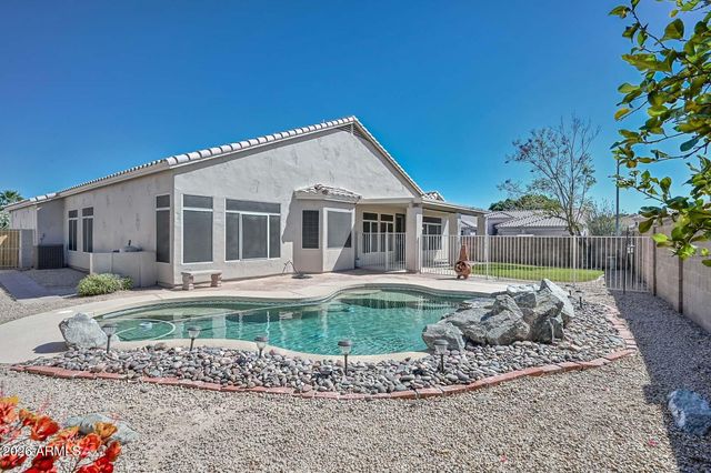 7444 W FOOTHILL Drive, Glendale, AZ 85310