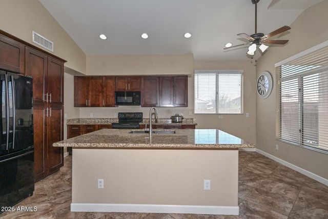 7444 W FOOTHILL Drive, Glendale, AZ 85310