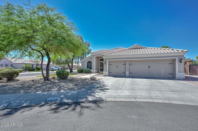 7444 W FOOTHILL Drive, Glendale, AZ 85310