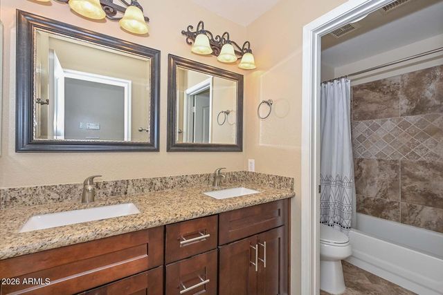 7444 W FOOTHILL Drive, Glendale, AZ 85310