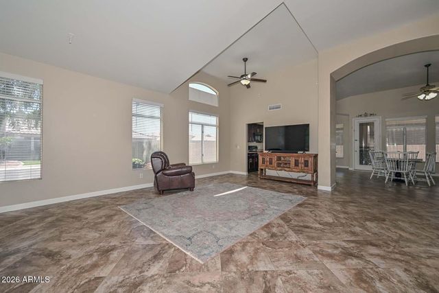 7444 W FOOTHILL Drive, Glendale, AZ 85310