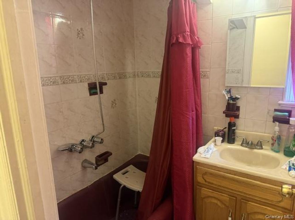 4428 Wilder Avenue, Bronx, NY 10466 — photo 4