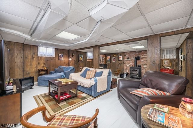 586 Clearview Dr, Hampton Twp., NJ 07860