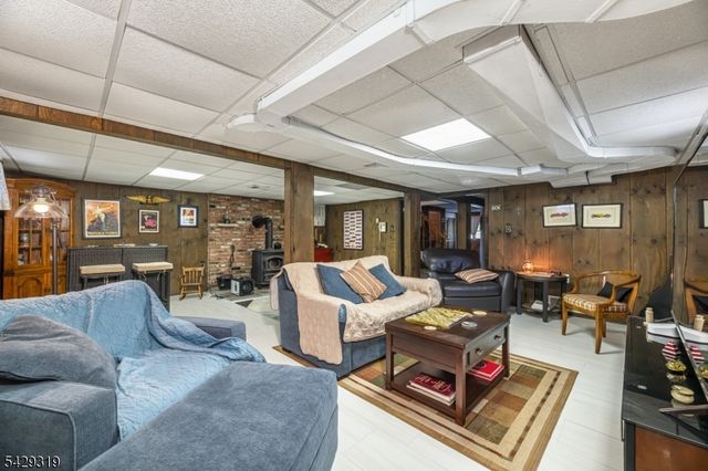 586 Clearview Dr, Hampton Twp., NJ 07860