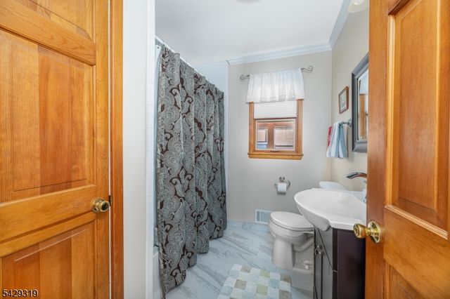 586 Clearview Dr, Hampton Twp., NJ 07860