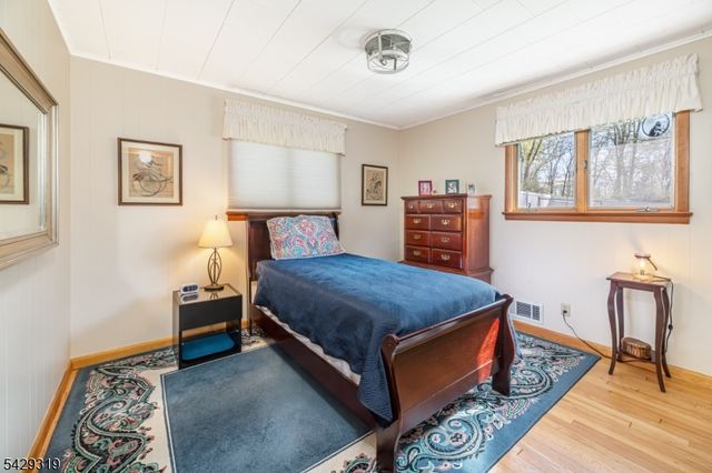 586 Clearview Dr, Hampton Twp., NJ 07860