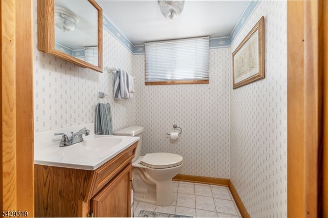 586 Clearview Dr, Hampton Twp., NJ 07860