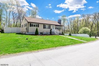 586 Clearview Dr, Hampton Twp., NJ 07860