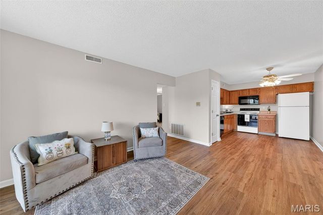 9608 Bent Pine Drive F, Sappington, MO 63126