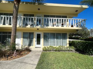 2755 NE 28th Avenue C3, Lighthouse Point, FL 33064