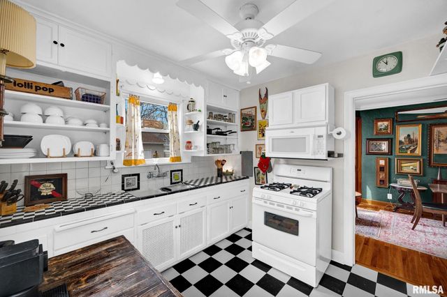 2020 W AYRES Avenue, West Peoria, IL 61604