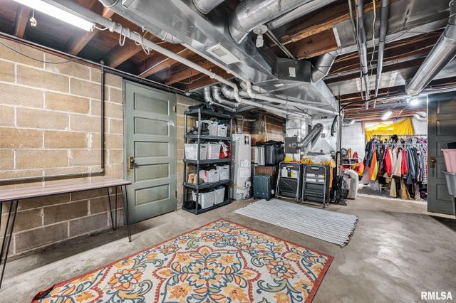 2020 W AYRES Avenue, West Peoria, IL 61604