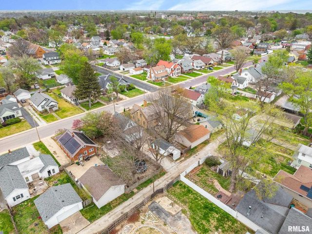 2020 W AYRES Avenue, West Peoria, IL 61604