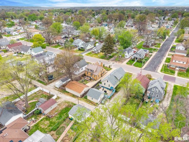 2020 W AYRES Avenue, West Peoria, IL 61604