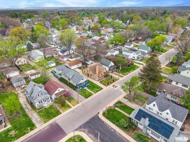 2020 W AYRES Avenue, West Peoria, IL 61604