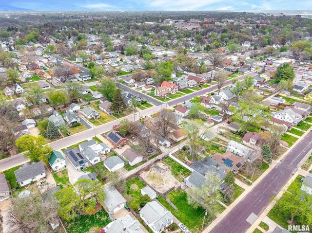 2020 W AYRES Avenue, West Peoria, IL 61604