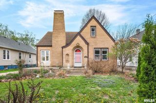 2020 W AYRES Avenue, West Peoria, IL 61604