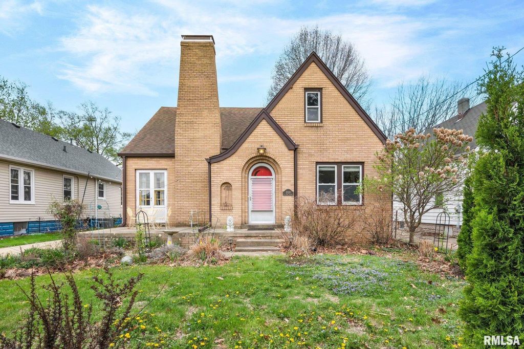 2020 W AYRES Avenue, West Peoria, IL 61604