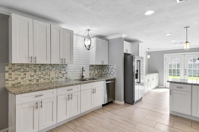 6915 Jalna Street, Houston, TX 77055