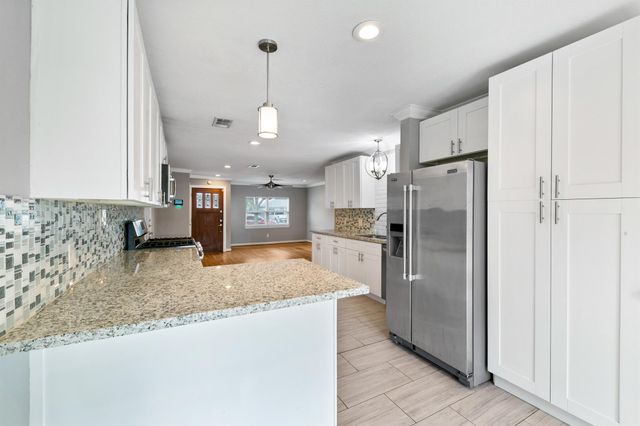 6915 Jalna Street, Houston, TX 77055