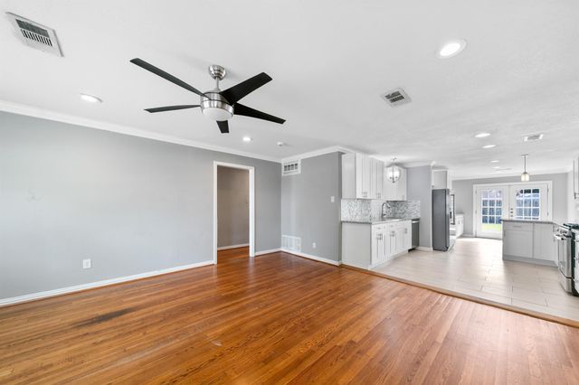 6915 Jalna Street, Houston, TX 77055