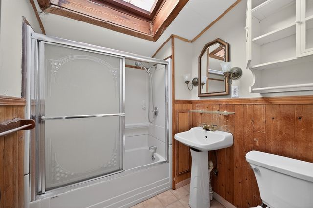 40 Golf Street, Dartmouth, MA 02747