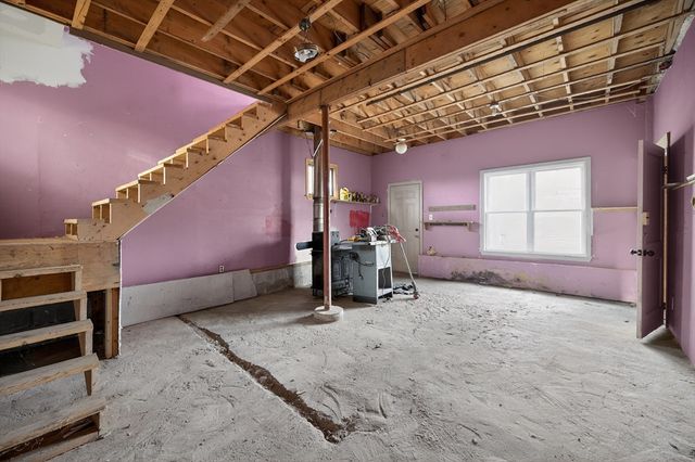 40 Golf Street, Dartmouth, MA 02747