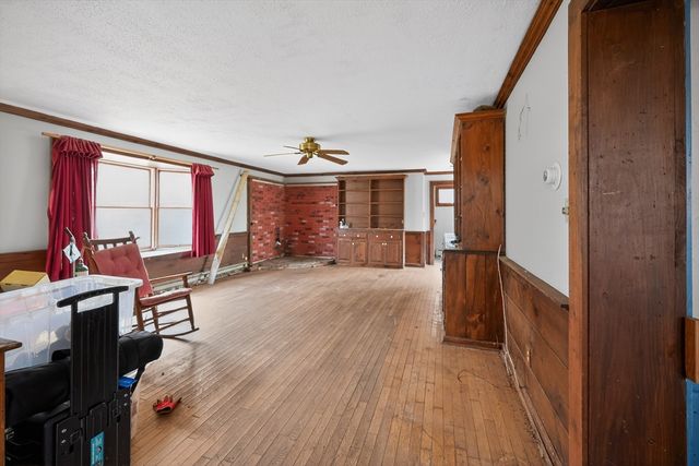 40 Golf Street, Dartmouth, MA 02747