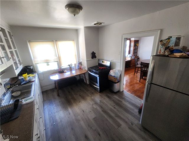 6005 Francis Avenue, Cleveland, OH 44127