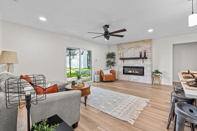 103 Camelot Drive, Weatherford, TX 76086