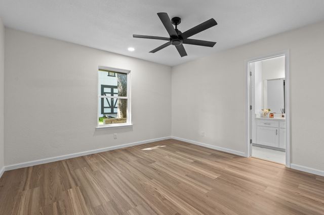 103 Camelot Drive, Weatherford, TX 76086