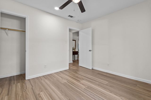 103 Camelot Drive, Weatherford, TX 76086